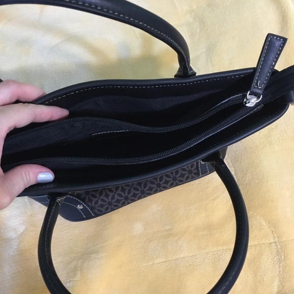 ✨HOST PICK✨ NWOT Relic purse - Picture 5 of 8